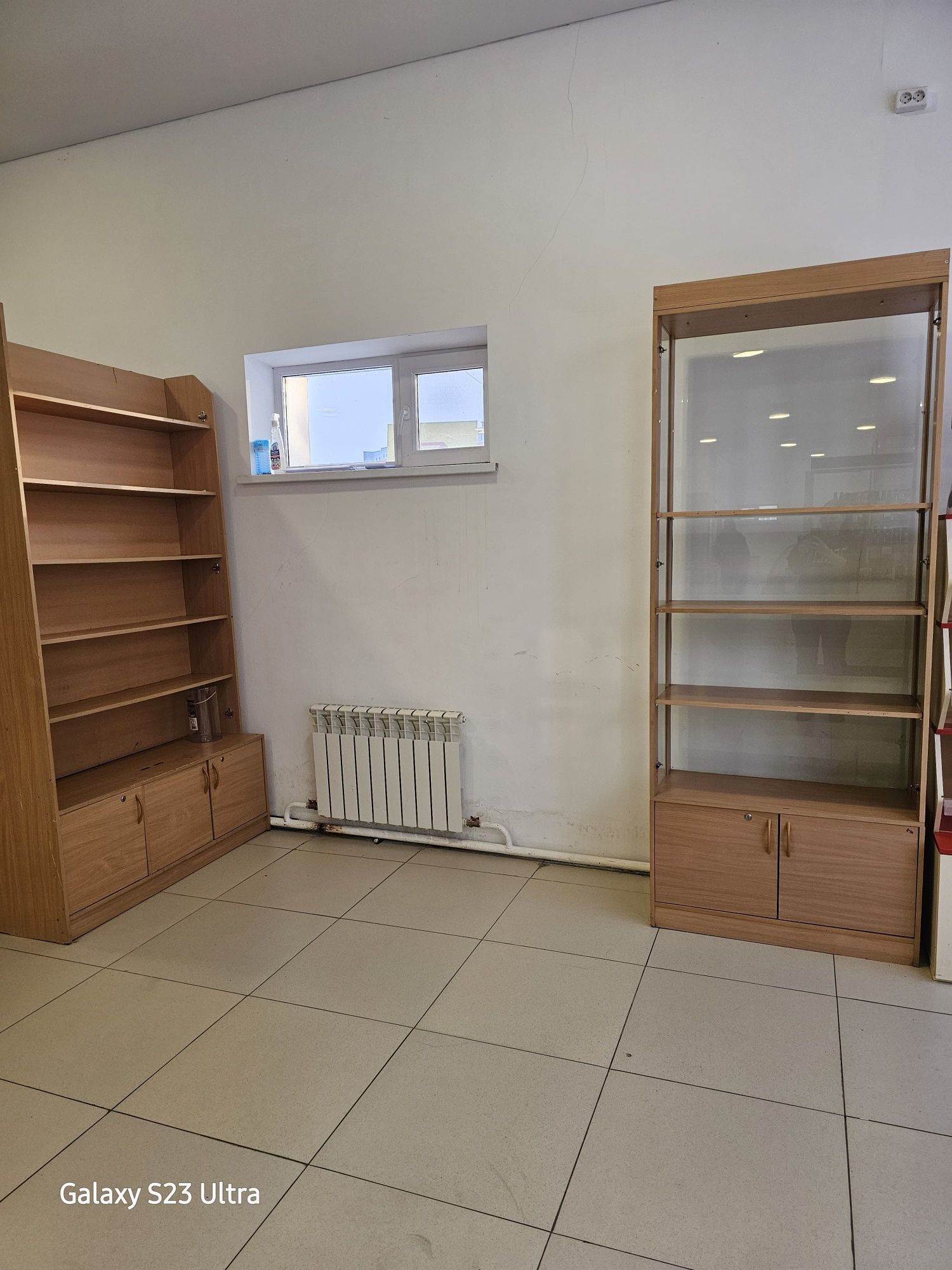 Продам стеллажи для магазина хорошом состаяний