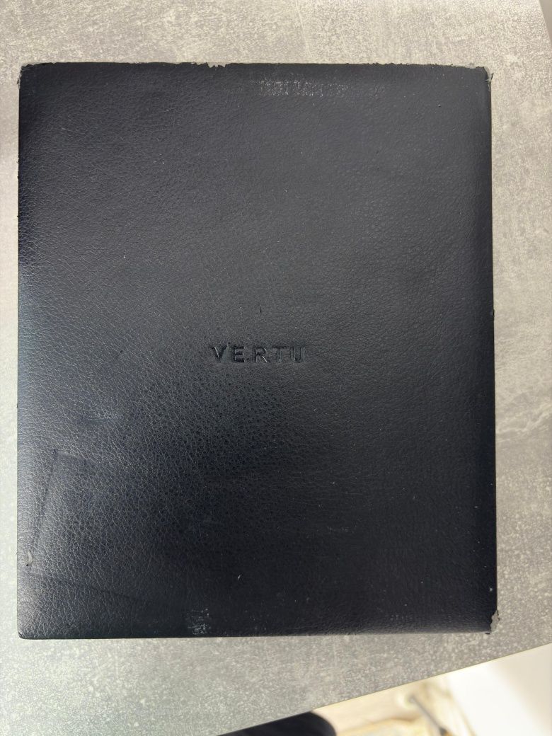 Продам Vertu Signature