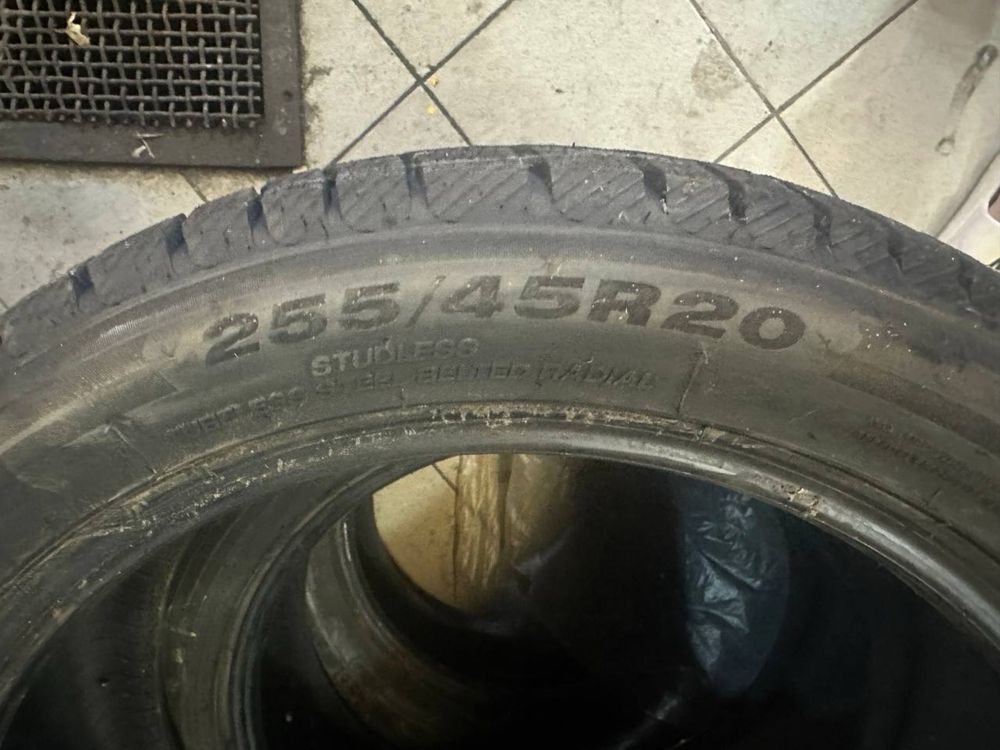Шины новые 255/45R20