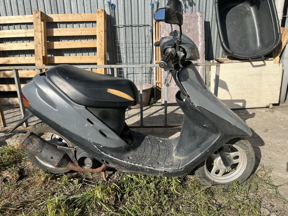 Продам мапед хонда дио на запчаст не заводится не знаю причину
