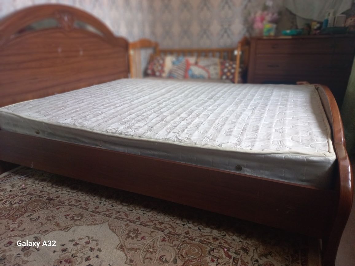 Спальный гарнитур