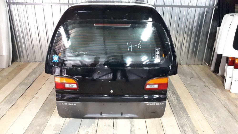 Крышка багажника на мицубиси делику булку Mitsubishi delica