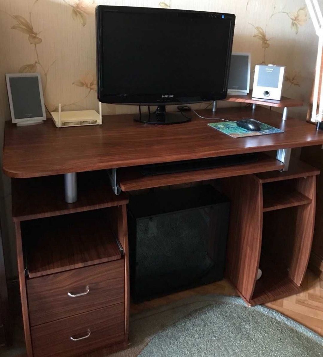 Продам компьютерный стол