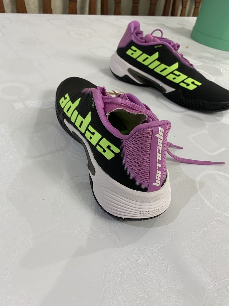 Кроссовки теннисные Adidas Baricade, US 7,5