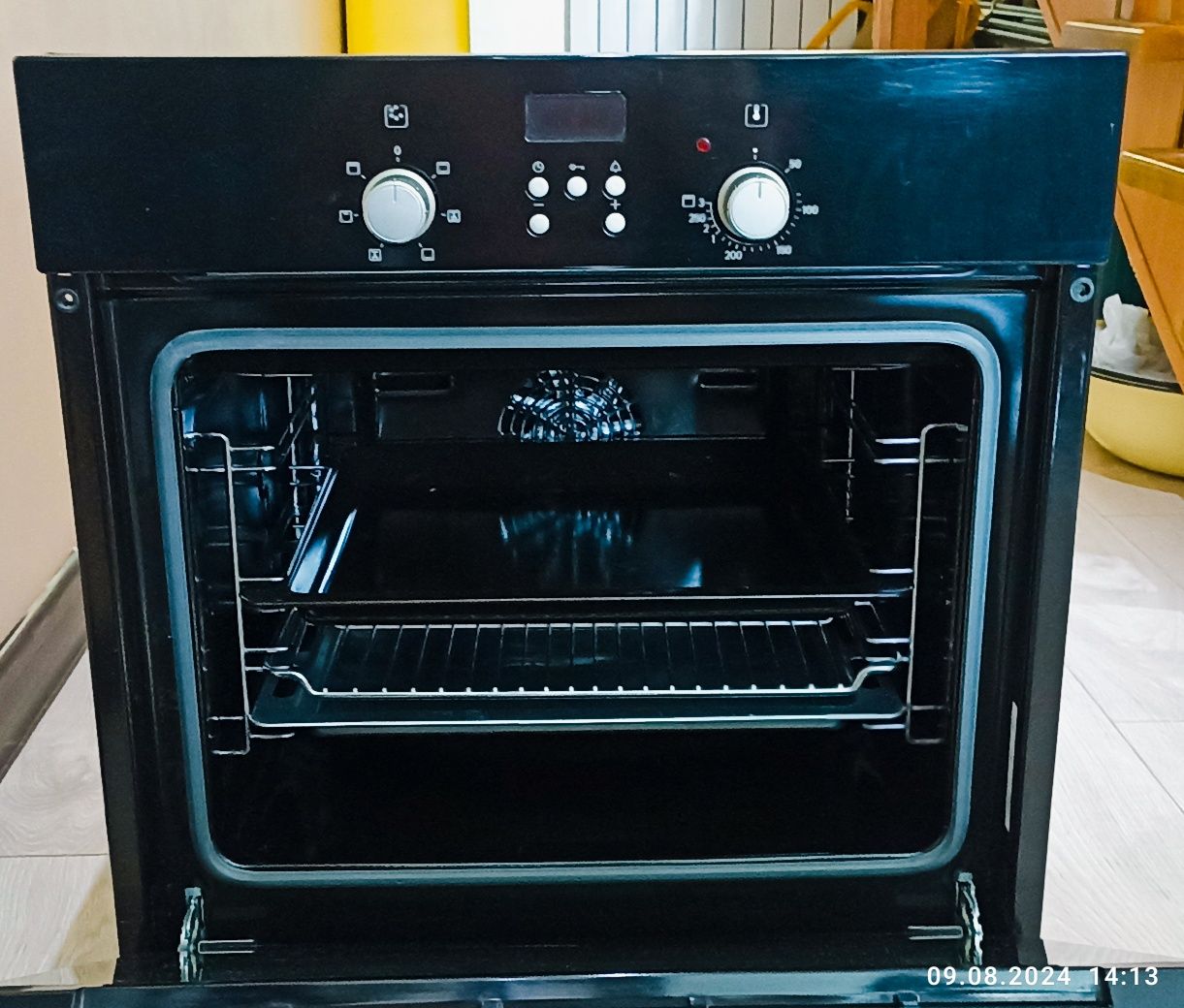 Электрический духовой шкаф BOSCH HBN231S4