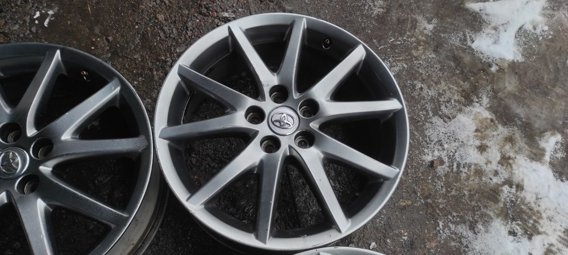 Комплект оригинальных дисков R18. Toyota. Lexus.