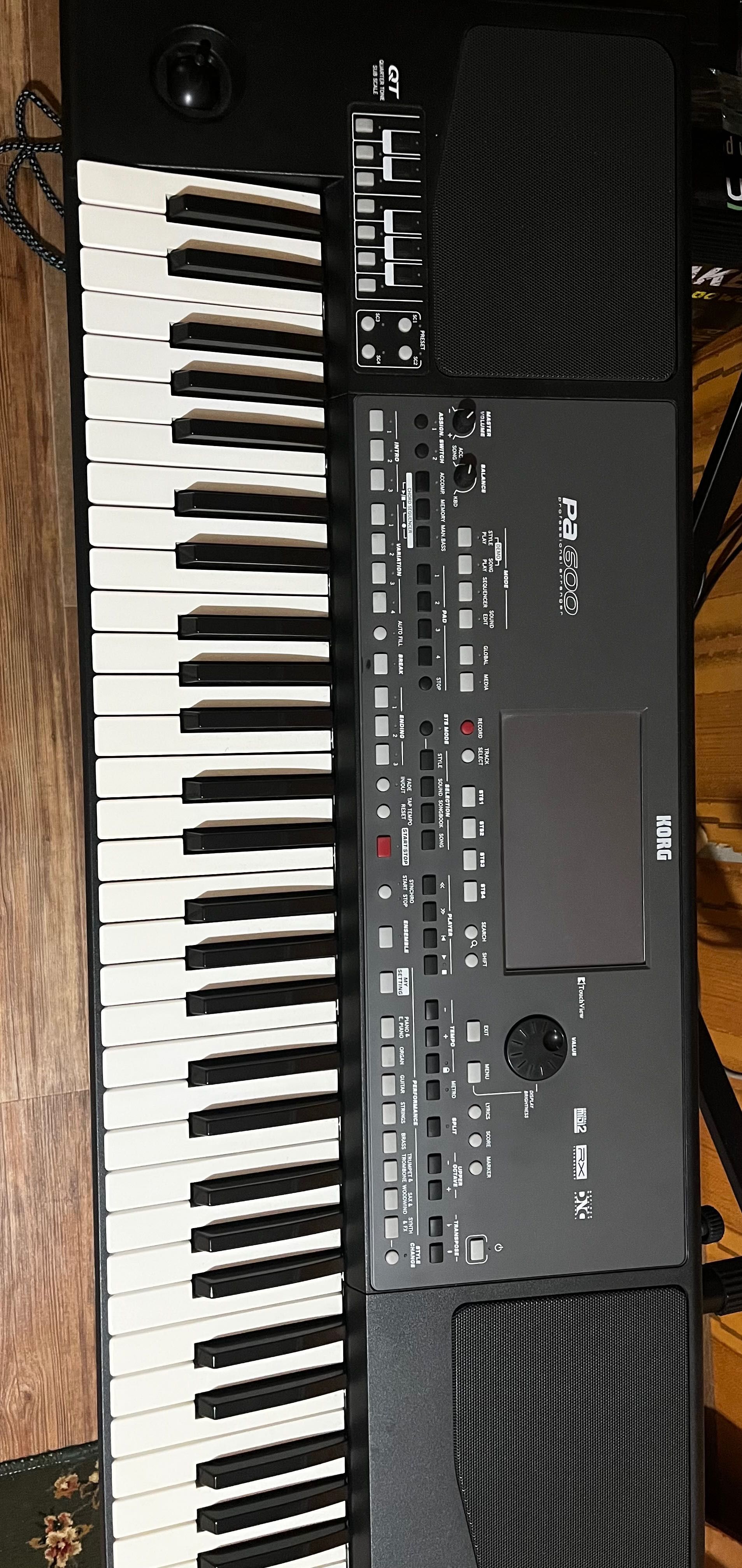 Korg pa600 в идеальном состоянии