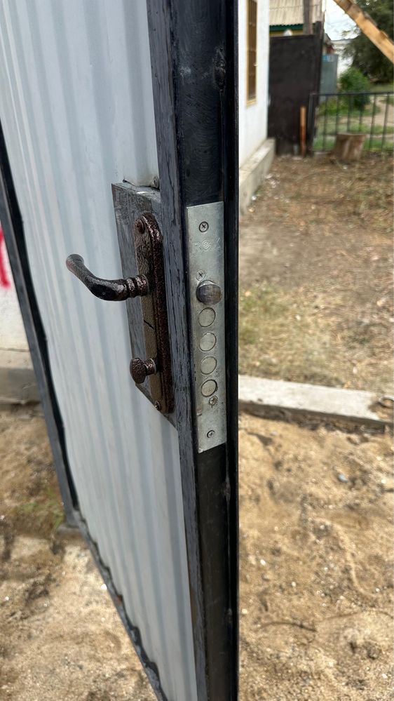 Продаются металлические ворота с калиткой!
