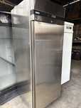 Холодильный  шкаф Холодильный ZANUSSI 700