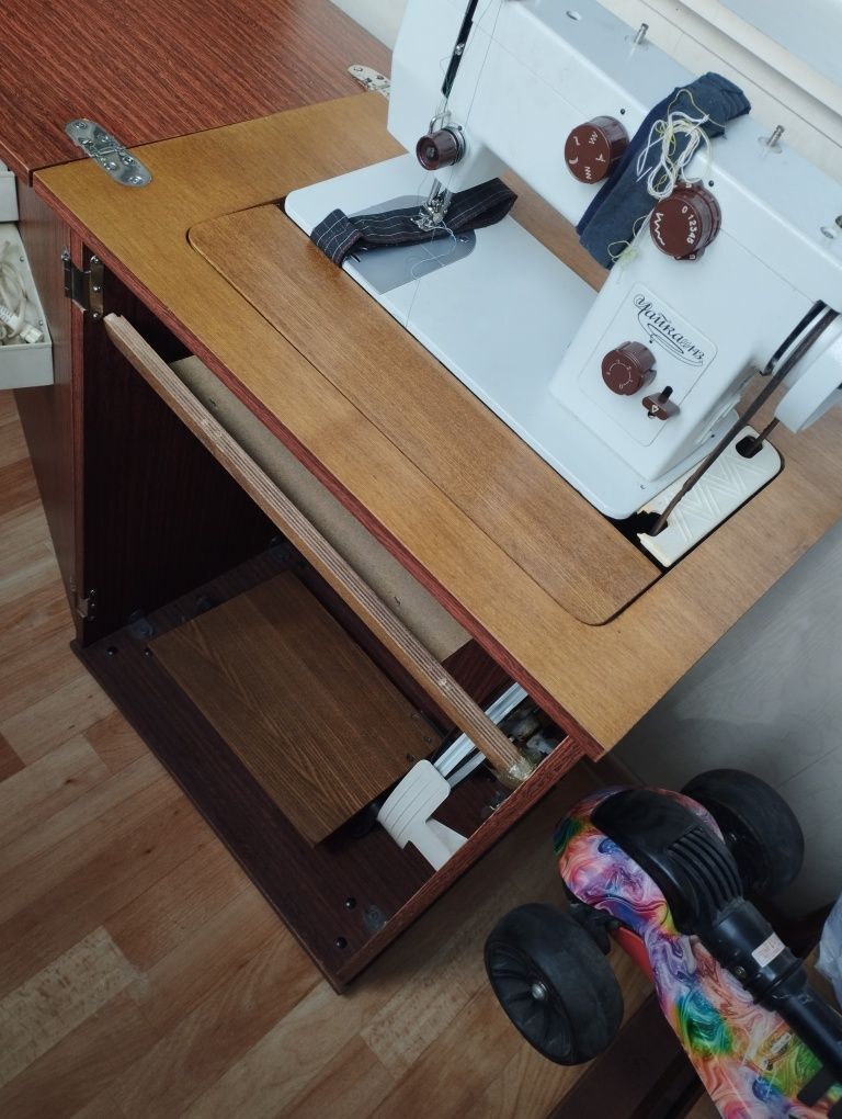 Продам швейная машинка "Чайка"