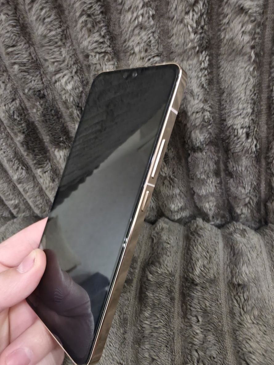 Vivo V23-5G(12+8/256)