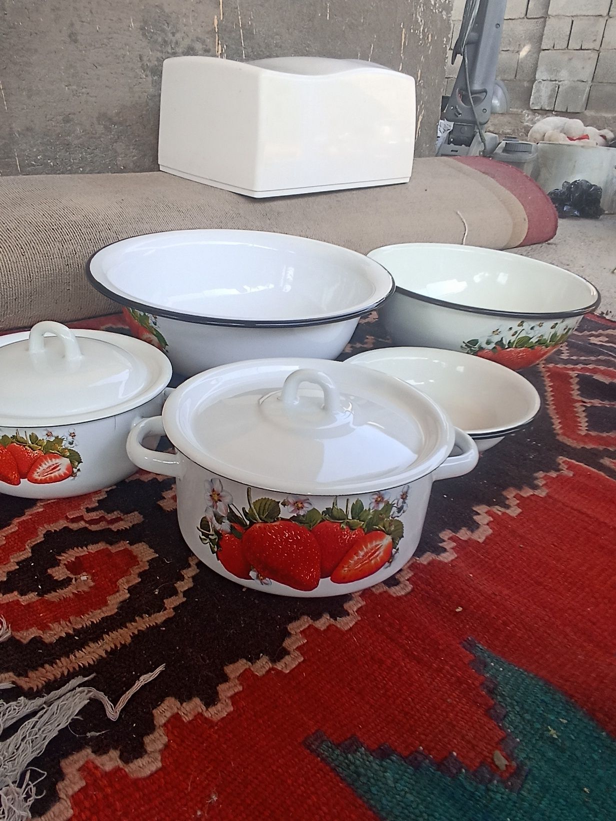Кастрюля эмалированная
