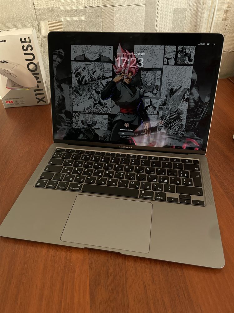 Продам Apple Macbook Air 13 2020 года