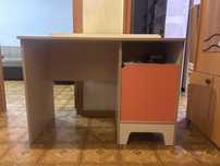 Продам стол и кровать