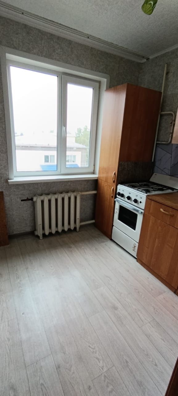 Продам 2 ком квартиру 4/4 р-он Черёмушек.