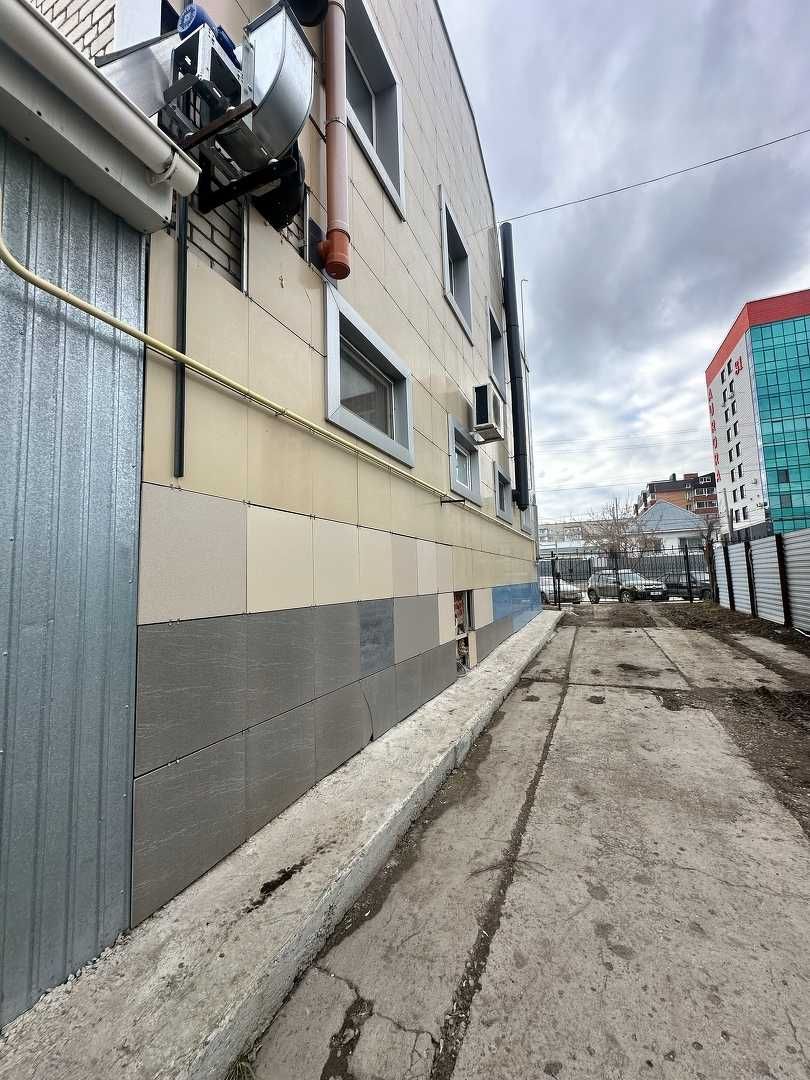 Отдельно стоящее здание в самом центре города