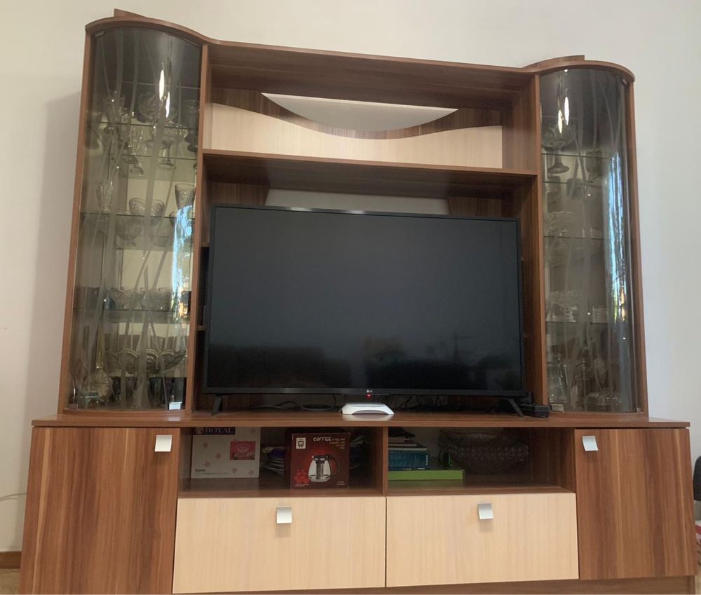 Стенка в гостинной