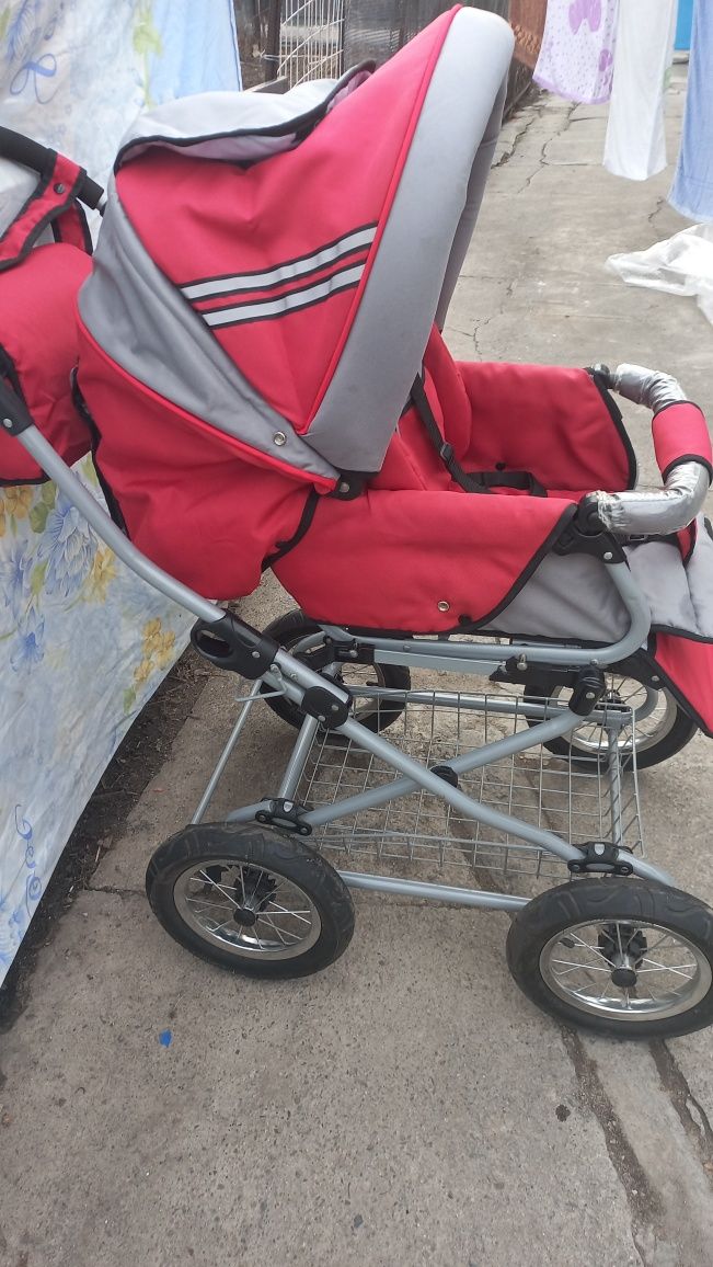 Продам детскую коляску б/у.