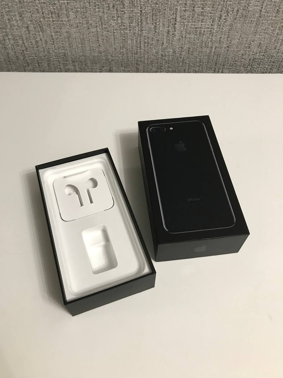 iPhone 7 Plus в коробке