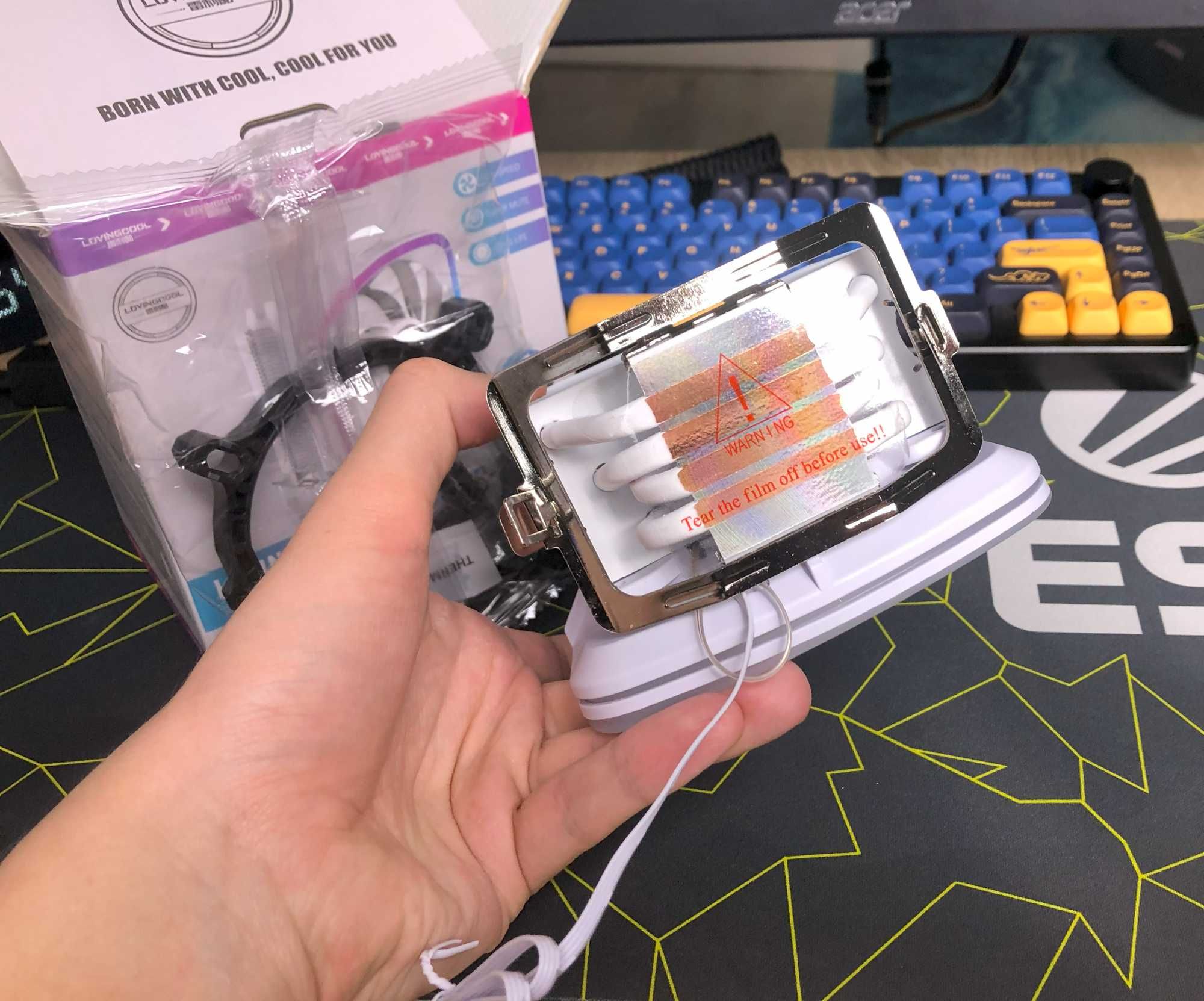 Кулер для процессора НОВЫЙ 4 медные трубки БЕЛЫЙ RGB 4pin 200W.