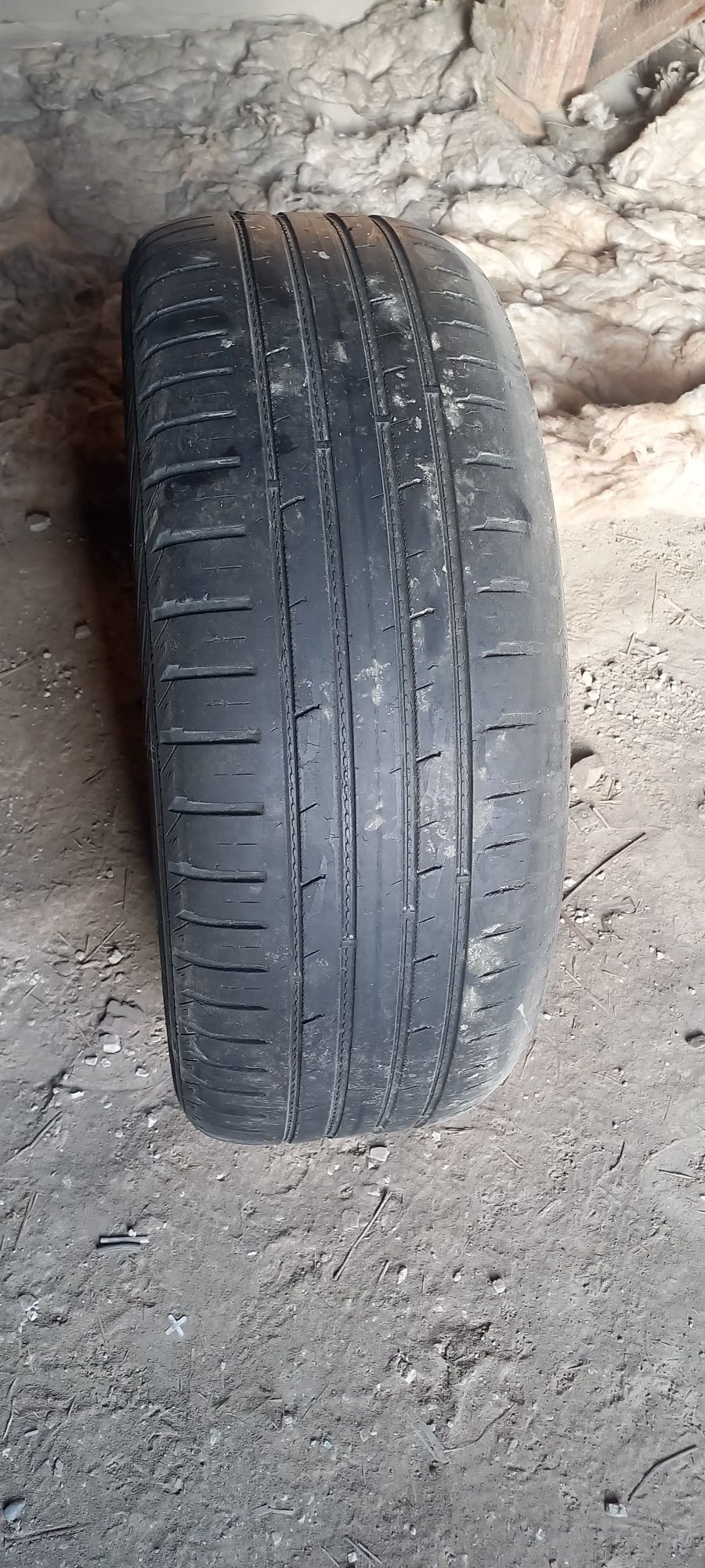 Срочно продам резину размер 18