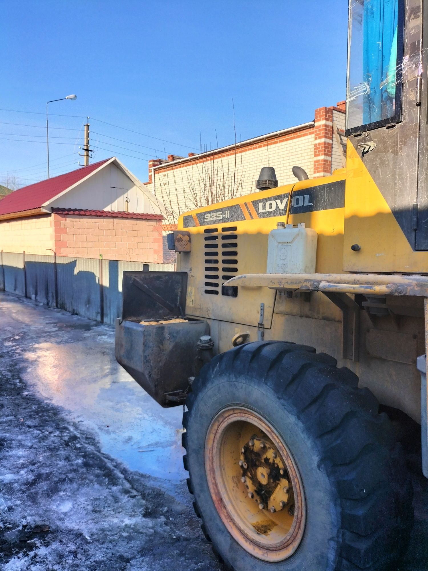 Продам двух кубовый погрузчик