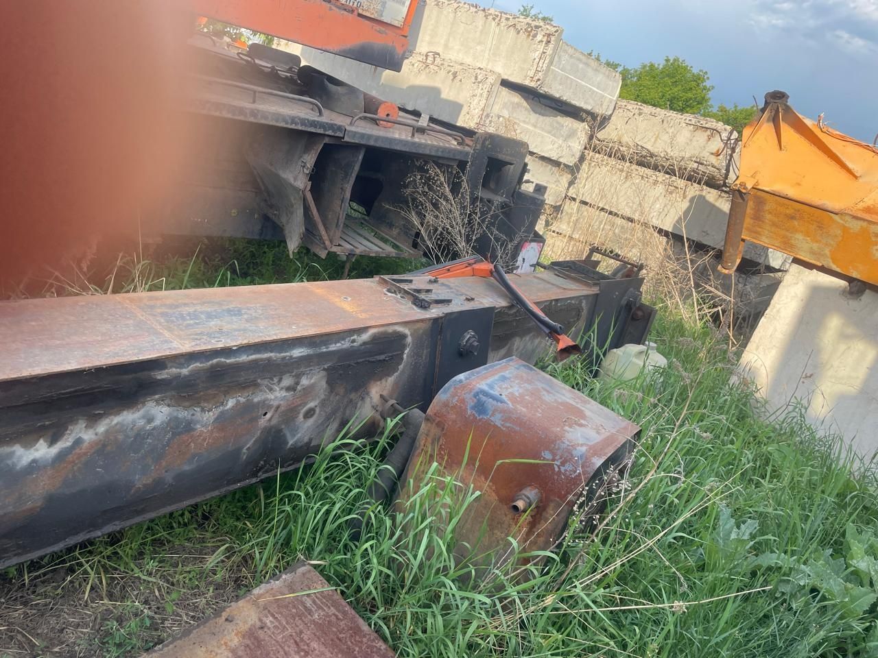 Продам автокран по запчастям