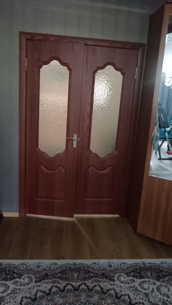 Двери 5 штук 90×2000, 1×1200