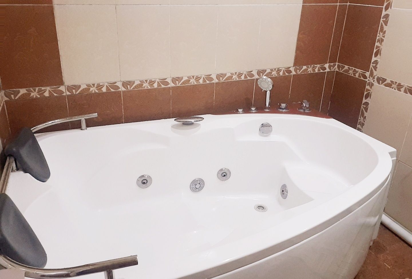 1 комнатная квартира, 50м2, 1 /9 посуточно, Алмагуль