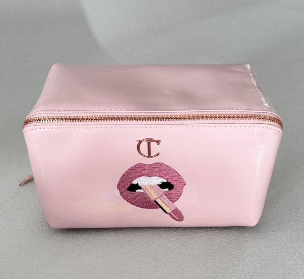 В наличии! Косметичка Charlotte Tilbury