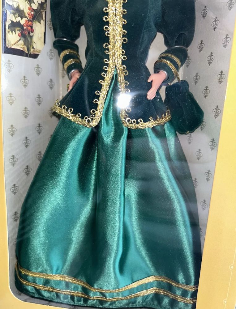 Коллекционная / игровая кукла Barbie Yuletide Romance