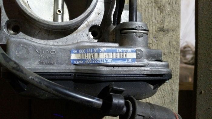Дроссельная заслонка на w124,c202,w210 Е200,E220,111двигатель,мерседес