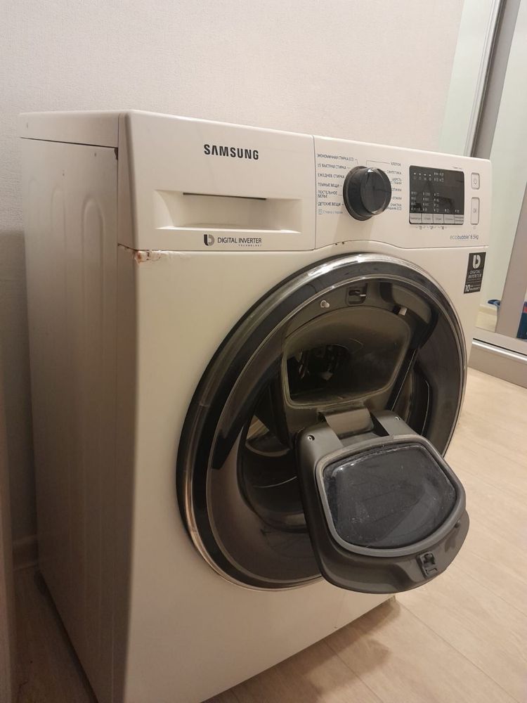 Продам стиральную машину .