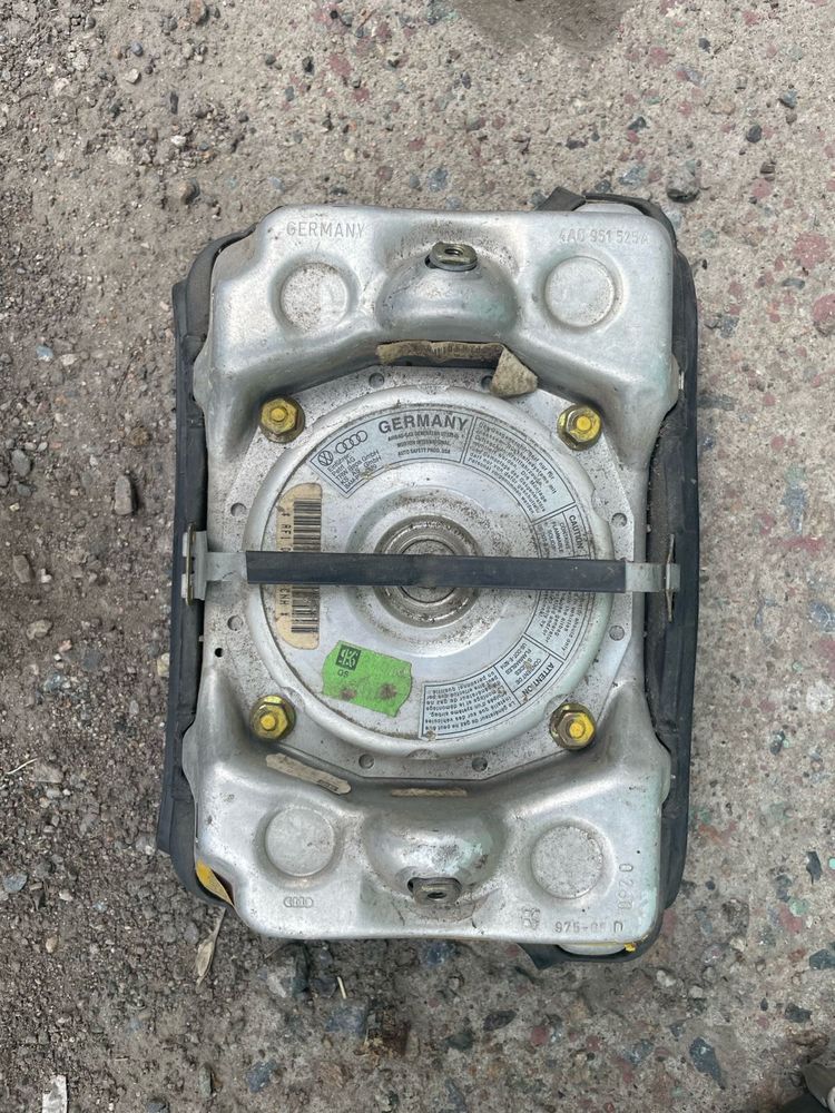 Продам запчасти Ауди 100 с4