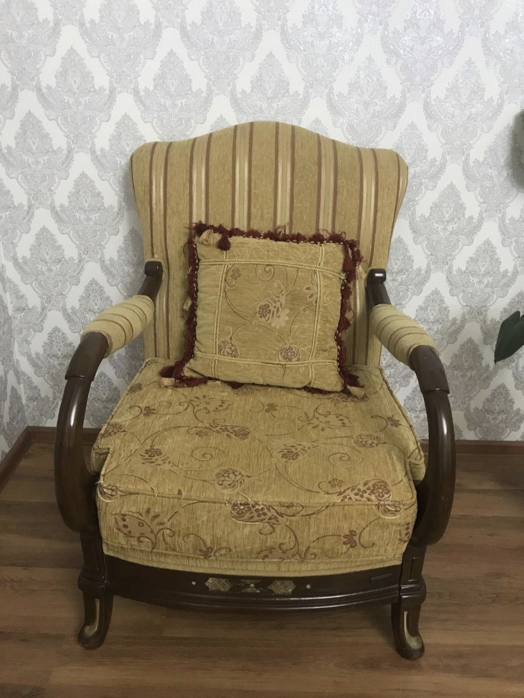 Продаются Диваны