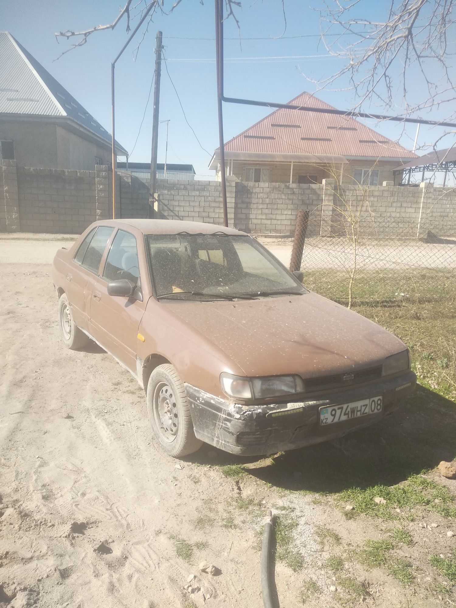 Машина нисан санни 1992гг на ходу