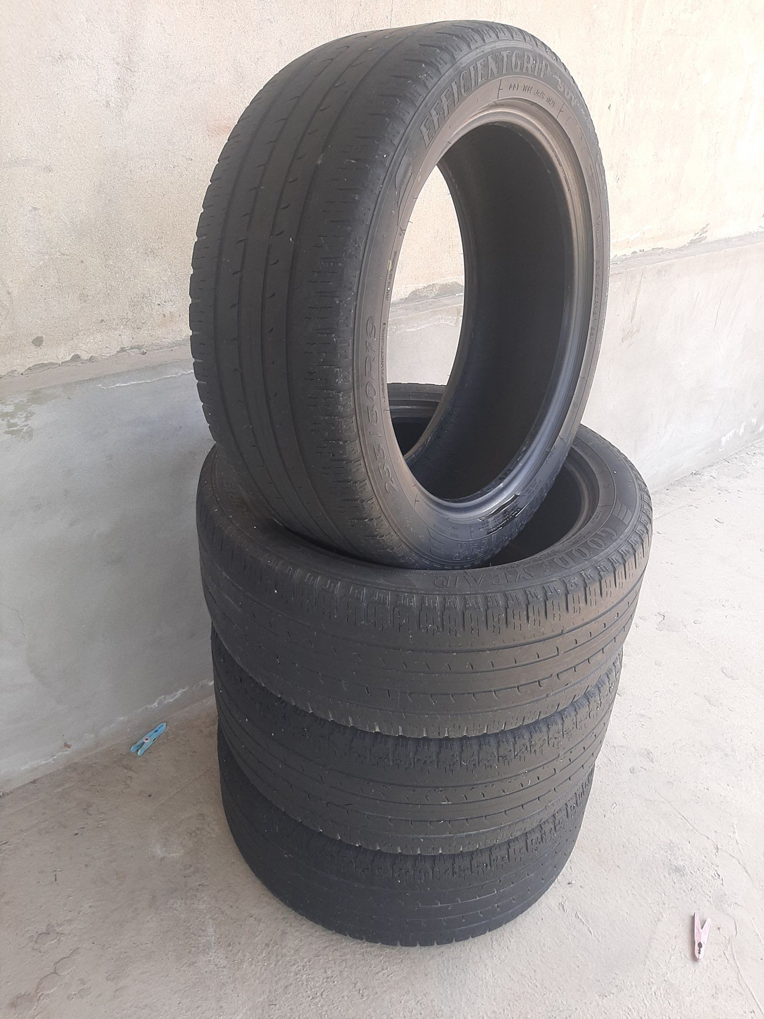 Goodyear шина 235/50/19