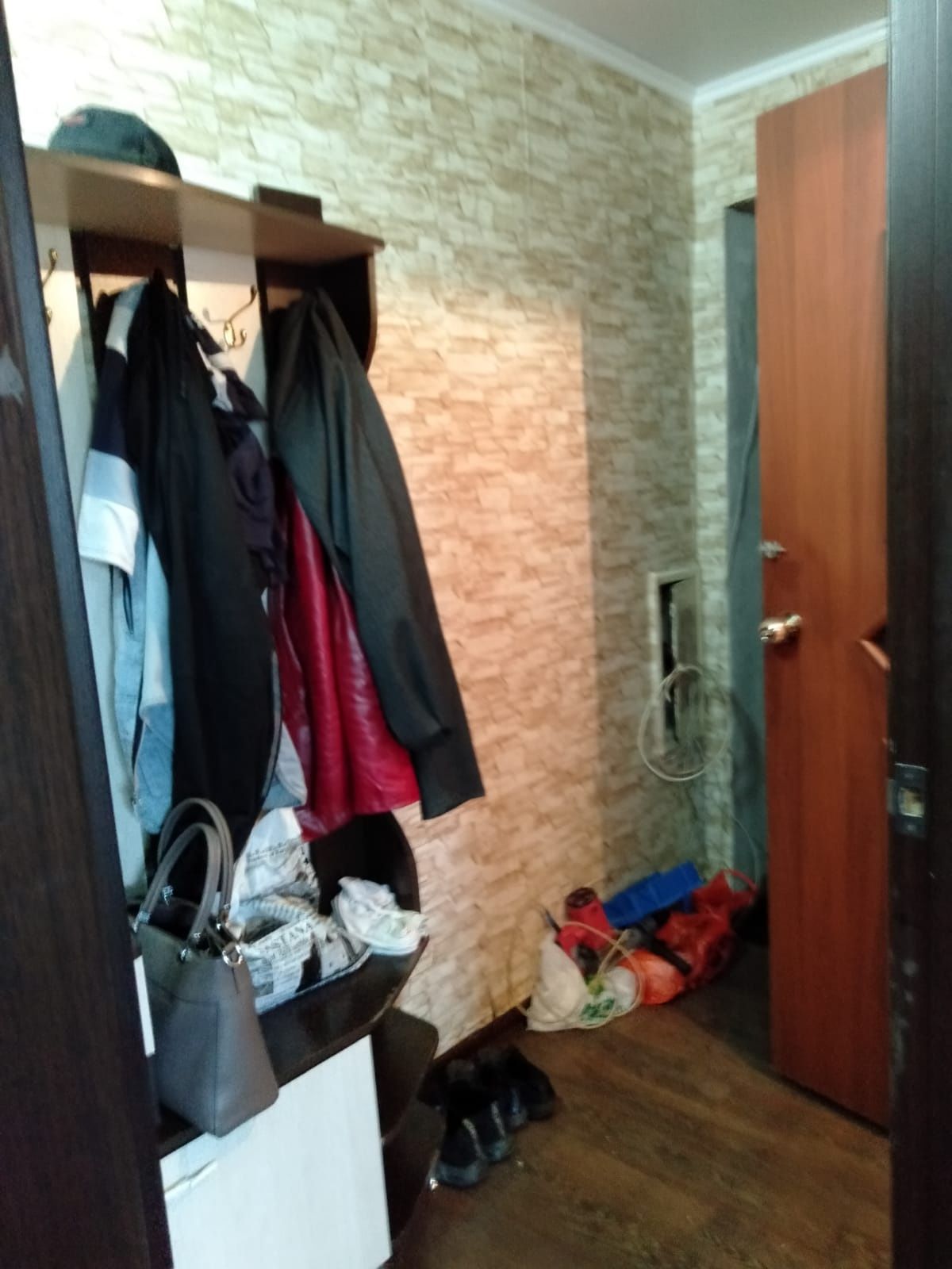 Продам двухкомнатную квартиру по Б. Независимости 15.