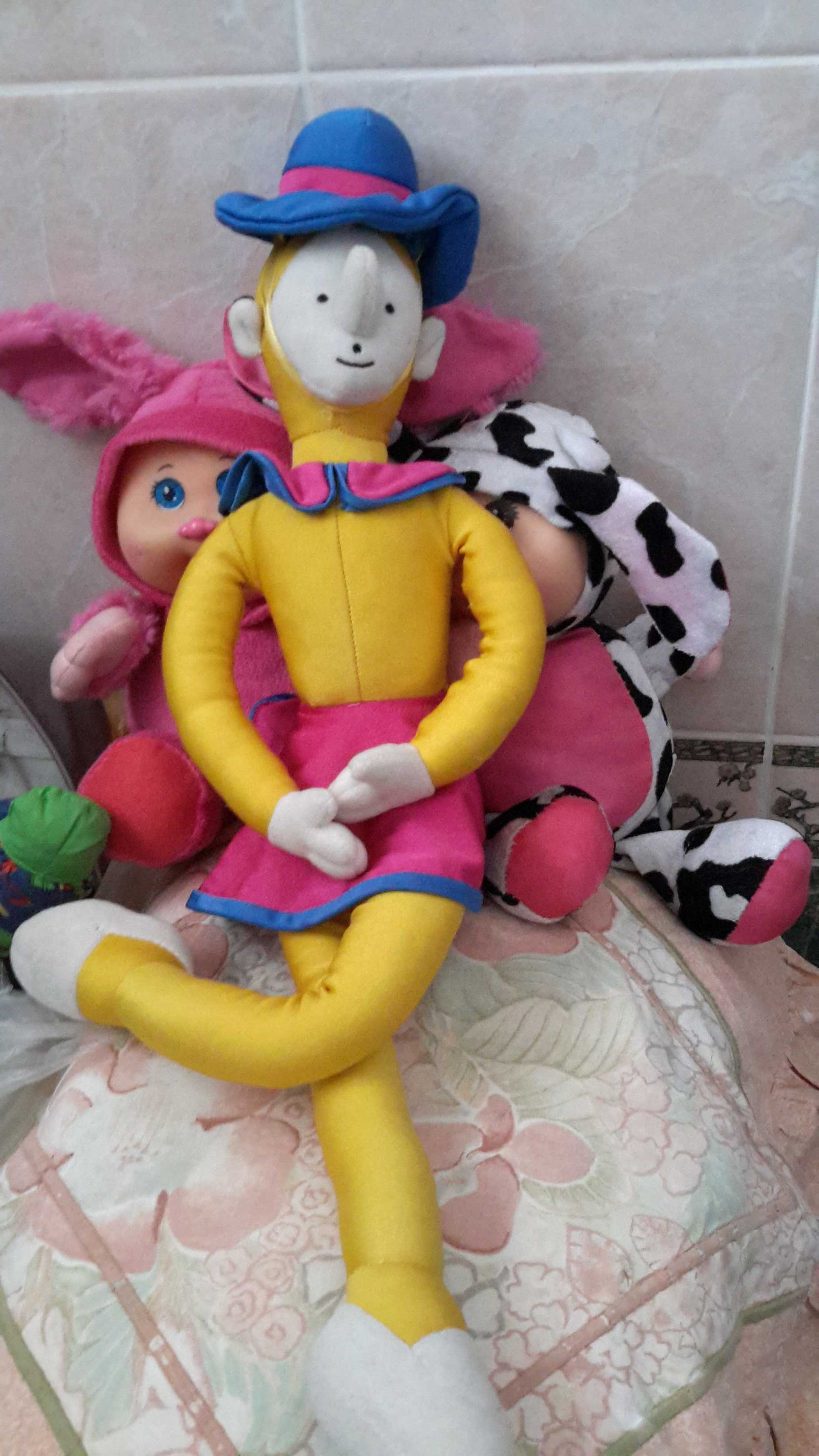 Продам кукол. Игрушки.
