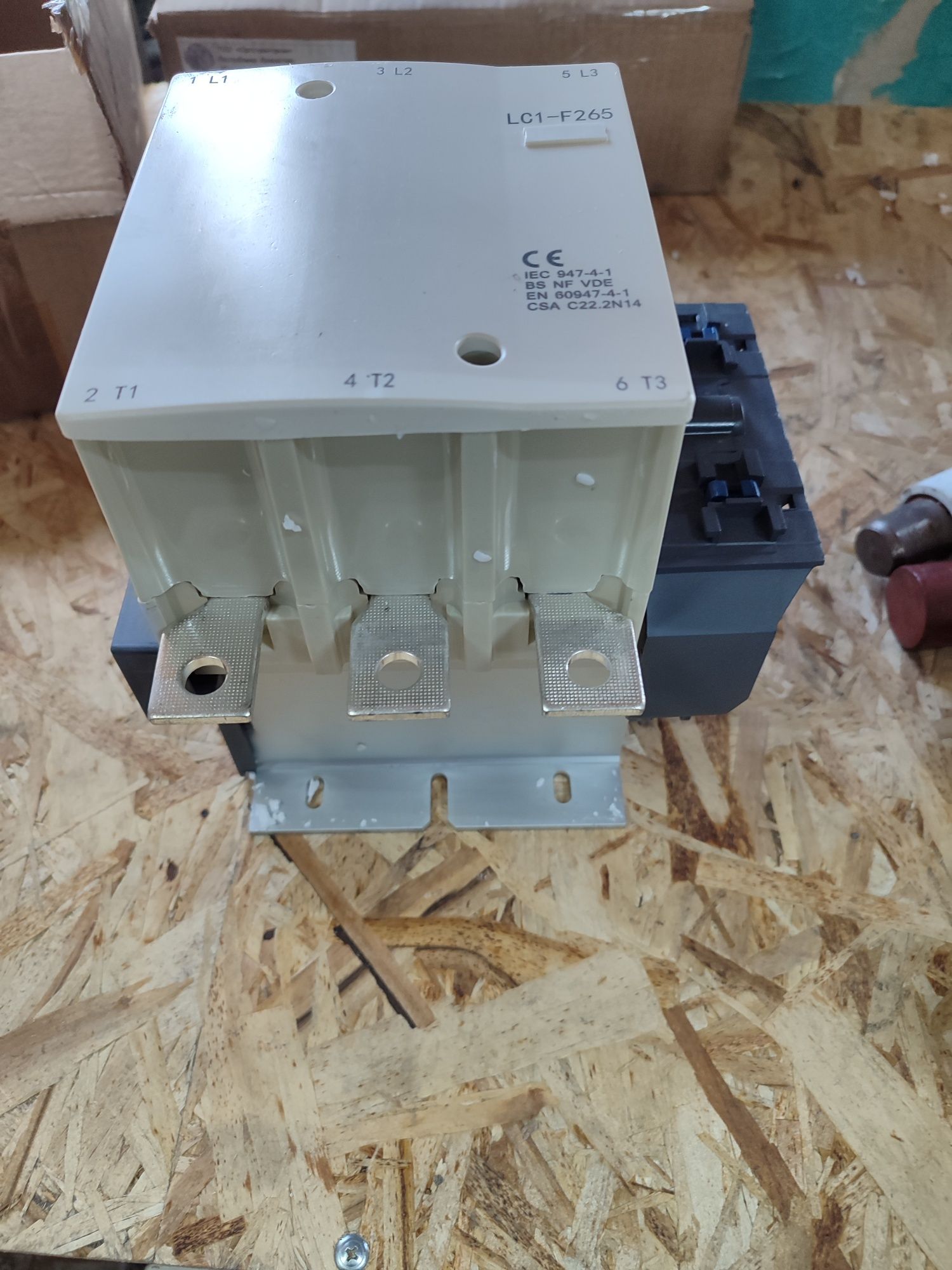 Контактор LC1-F265