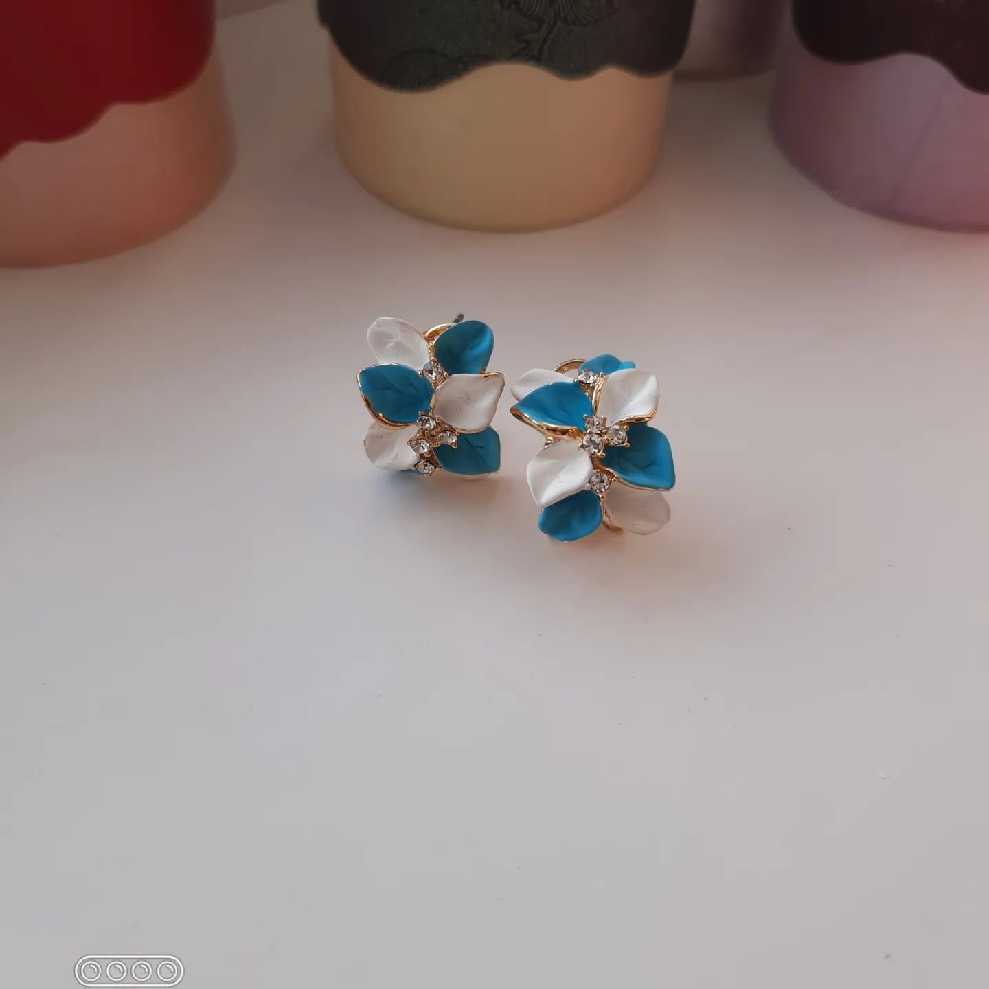Бижутерия с кристаллами Swarovski