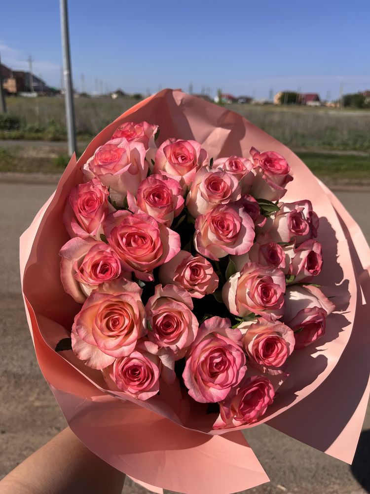 25 штук роз букет