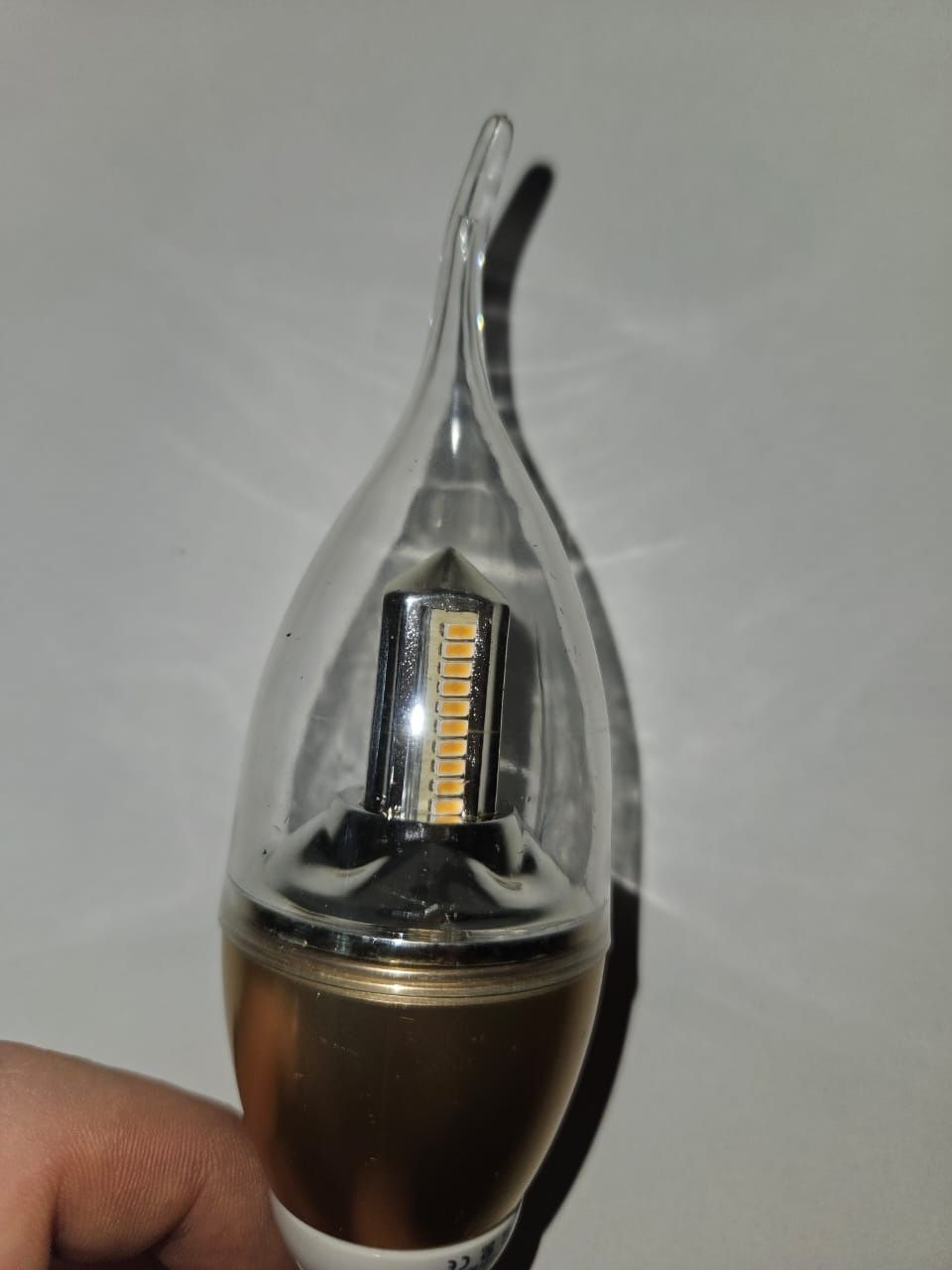 Лампочка led,светят ярко