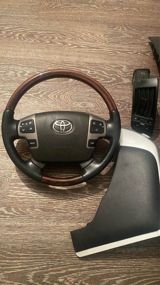 Toyota Land Cruiser 200