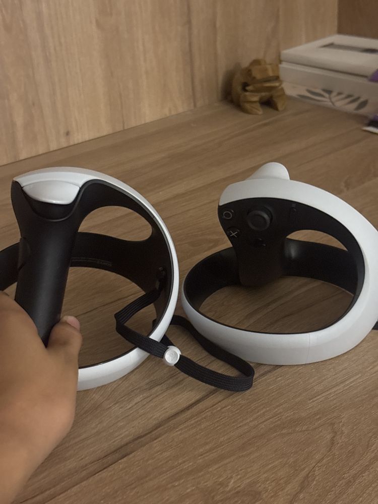 Контроллеры PlayStation VR 2