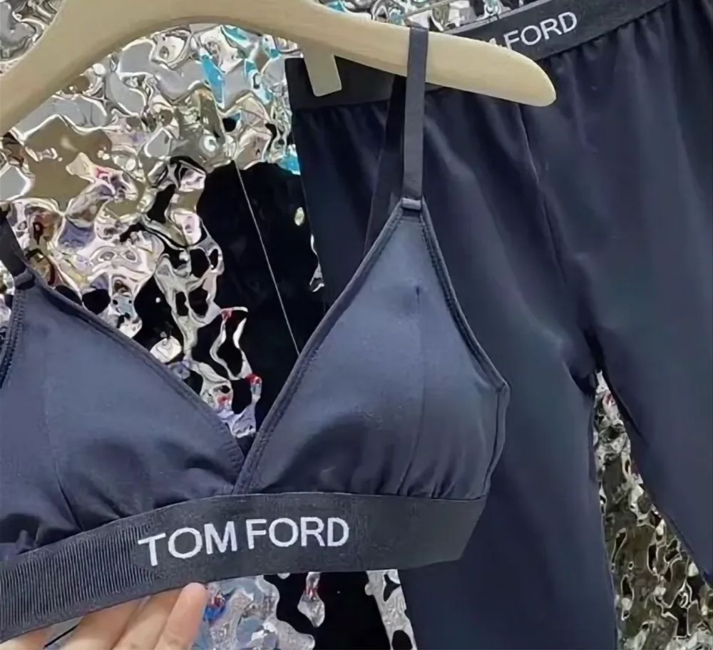 Двойка Alexander Wang и черная двойка Tom Ford
