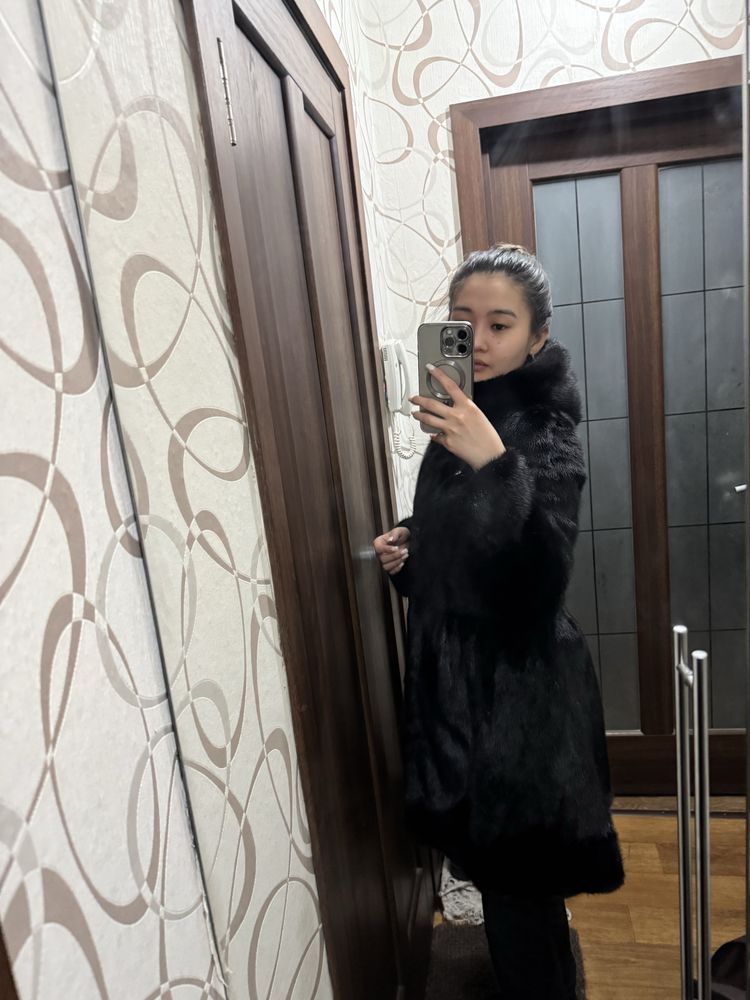 продается Норковая шуба в размере 42-44 рр
