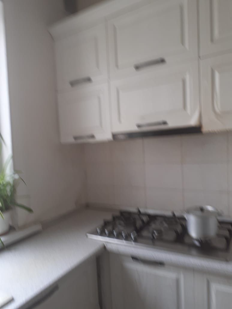 Продаю кухонный мебель в хорошем состояние