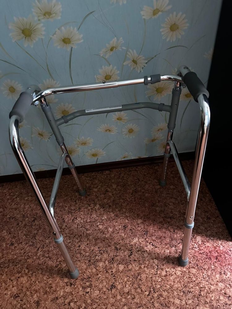 Продам ходунки для взрослых