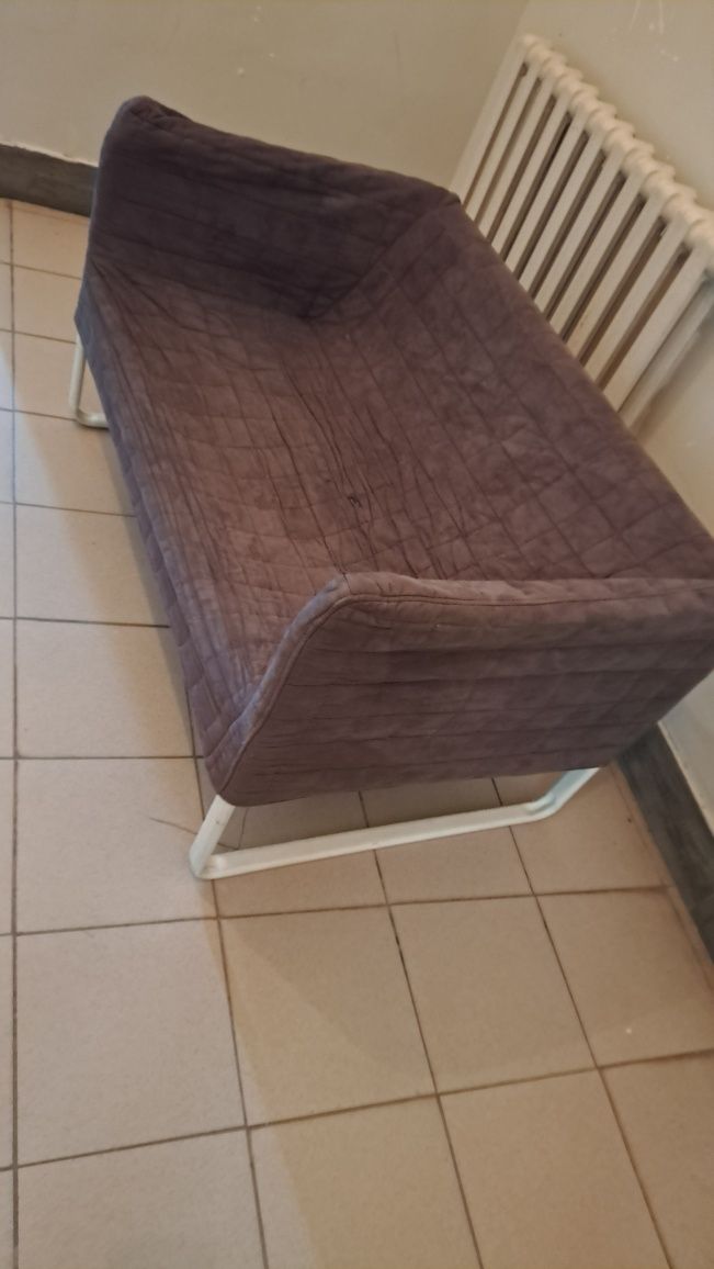 Диван маленький железный